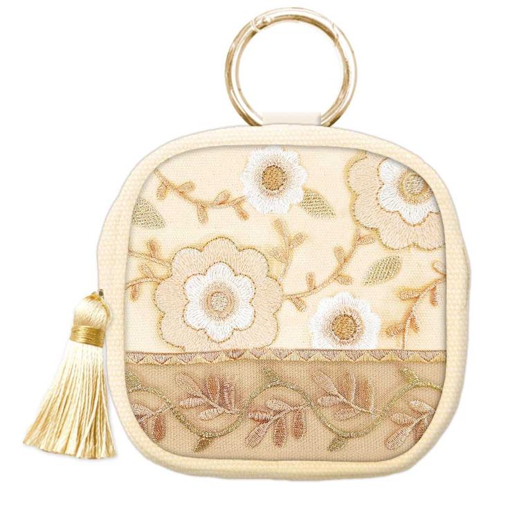 ボーリッシュベージュ