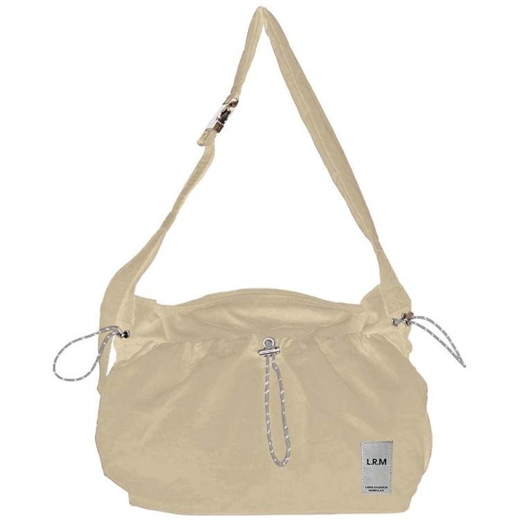 ライトベージュ