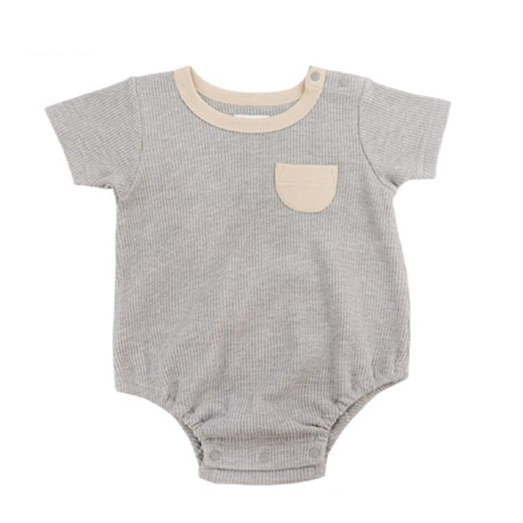 チャコールグレー