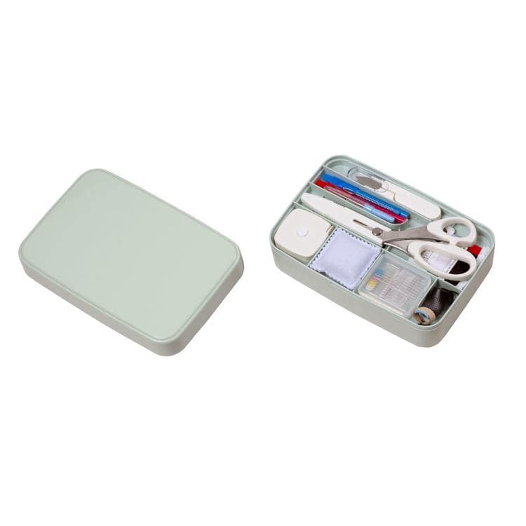 くすみグリーン