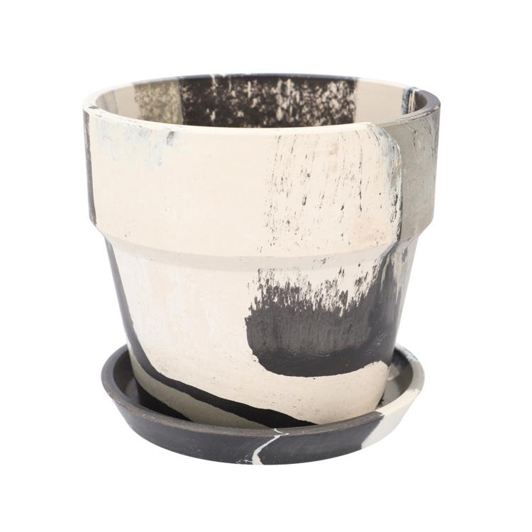 81076.モノクローム