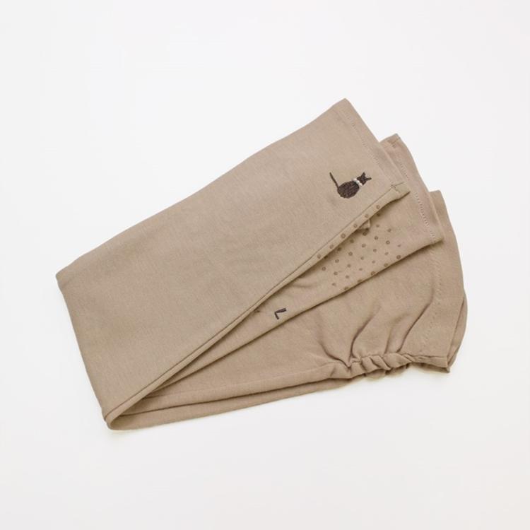 ダークベージュ