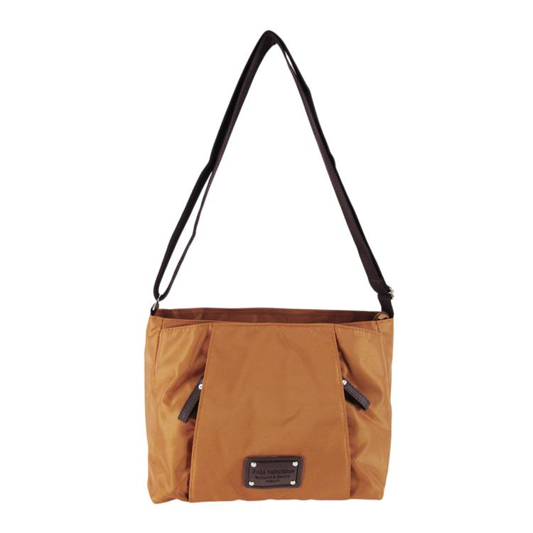 ライトブラウン