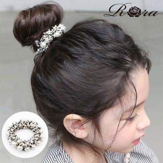 Rora シュシュ キッズ 通販 ルーム 髪飾り お団子 ヘアゴム ポニーテール ツイード パール 女の子 子供 子ども こども フォーマル 大人っぽい 上品 おしゃれ かわいい カジュアル 卒園式 入学式 七五三 誕生日 結婚式 ヘアアレンジ ヘアアクセサリー