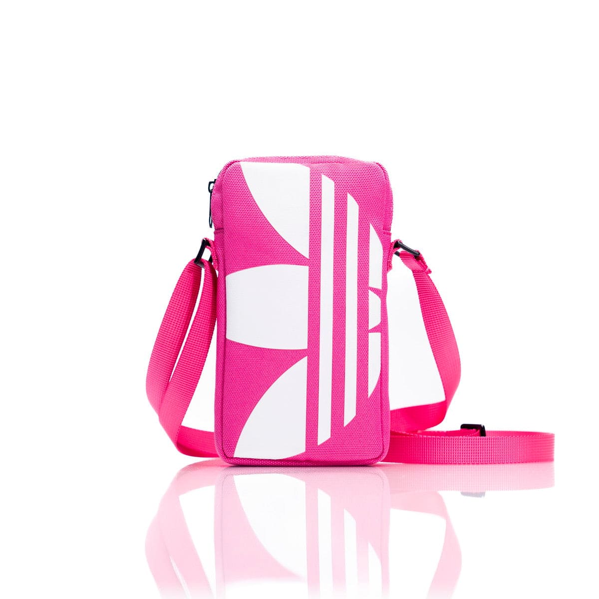 adidas ユニバーサルフォンポーチ Universal Pouch Big Logo ピンク