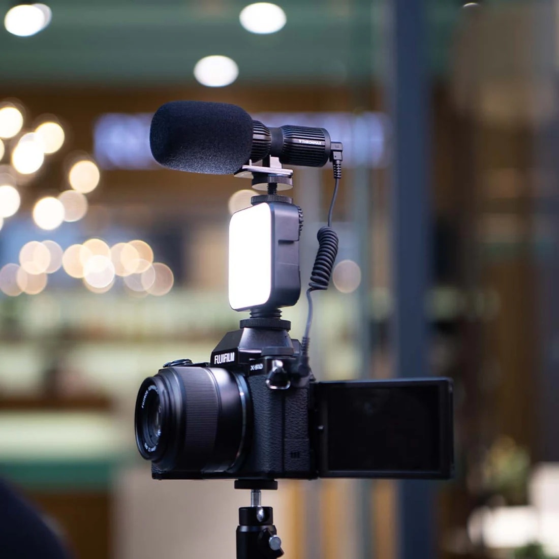 マイクロフォン ストリームマイク STREAMMIC Pro Vlogger Kit Thronmax[スロンマックス] スマホ&カメラ対応 スタンド/LEDライト付き 3脚スタンド (MG-C1P) ブラック