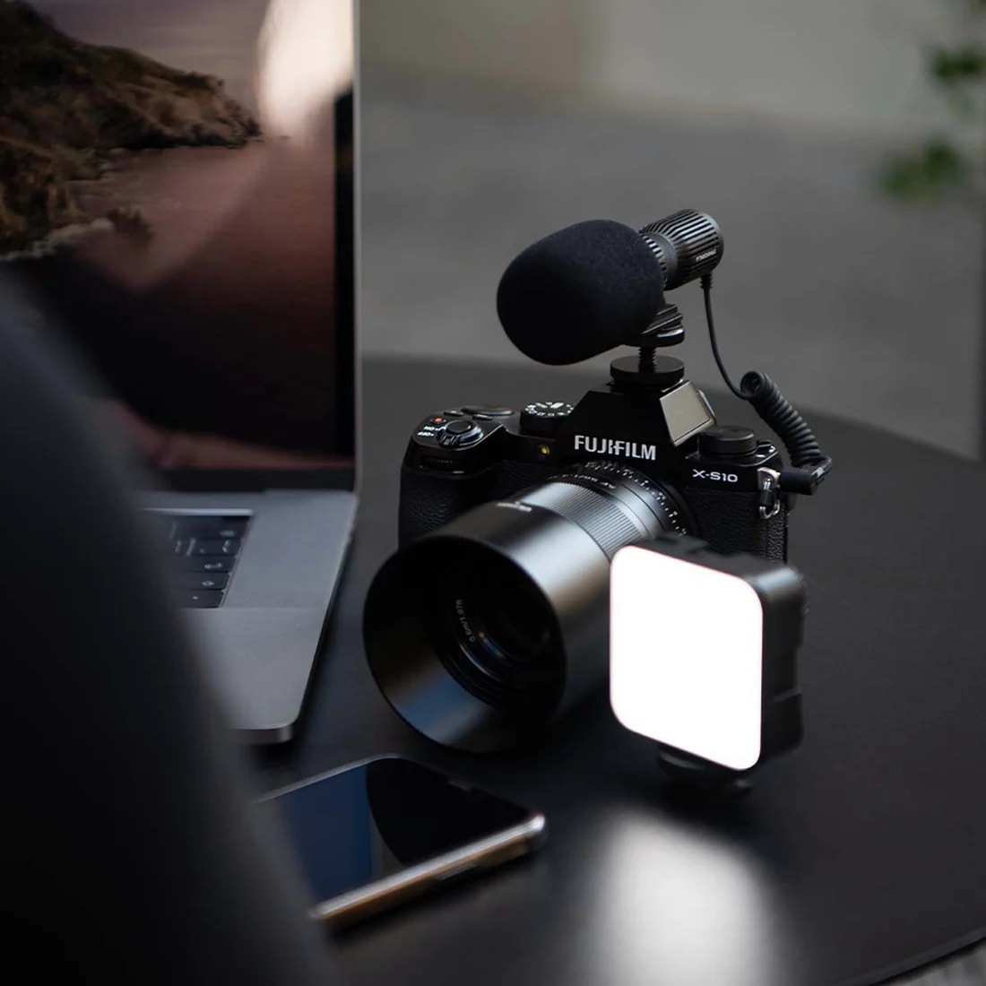 マイクロフォン ストリームマイク STREAMMIC Pro Vlogger Kit Thronmax[スロンマックス] スマホ&カメラ対応 スタンド/LEDライト付き 3脚スタンド (MG-C1P) ブラック