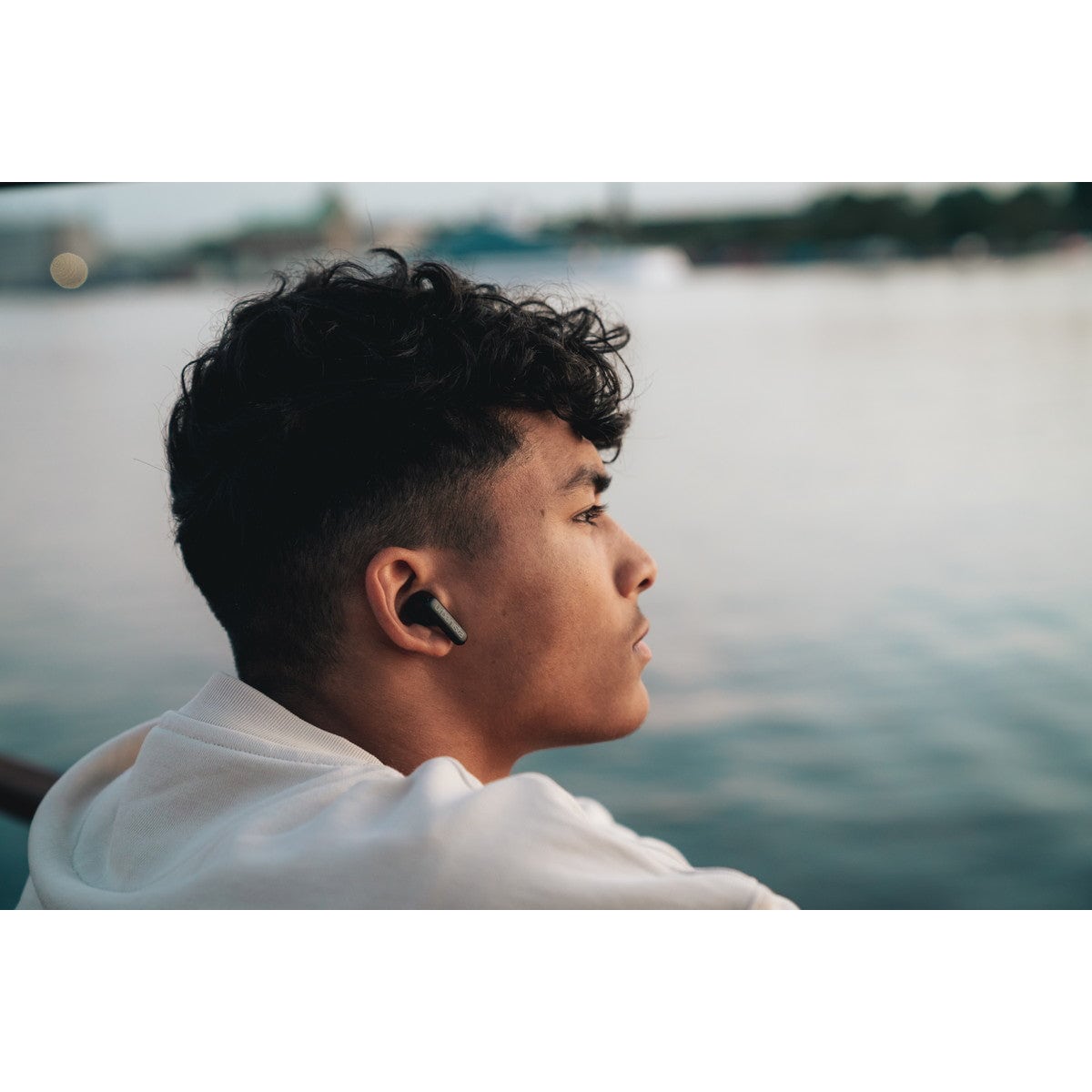 完全ワイヤレスイヤホン TWS インイヤー型 最大約32時間再生 ミッドナイトブラック Black urbanista[アーバニスタ] COPENHAGEN[コペンハーゲン] ブラック 1036602