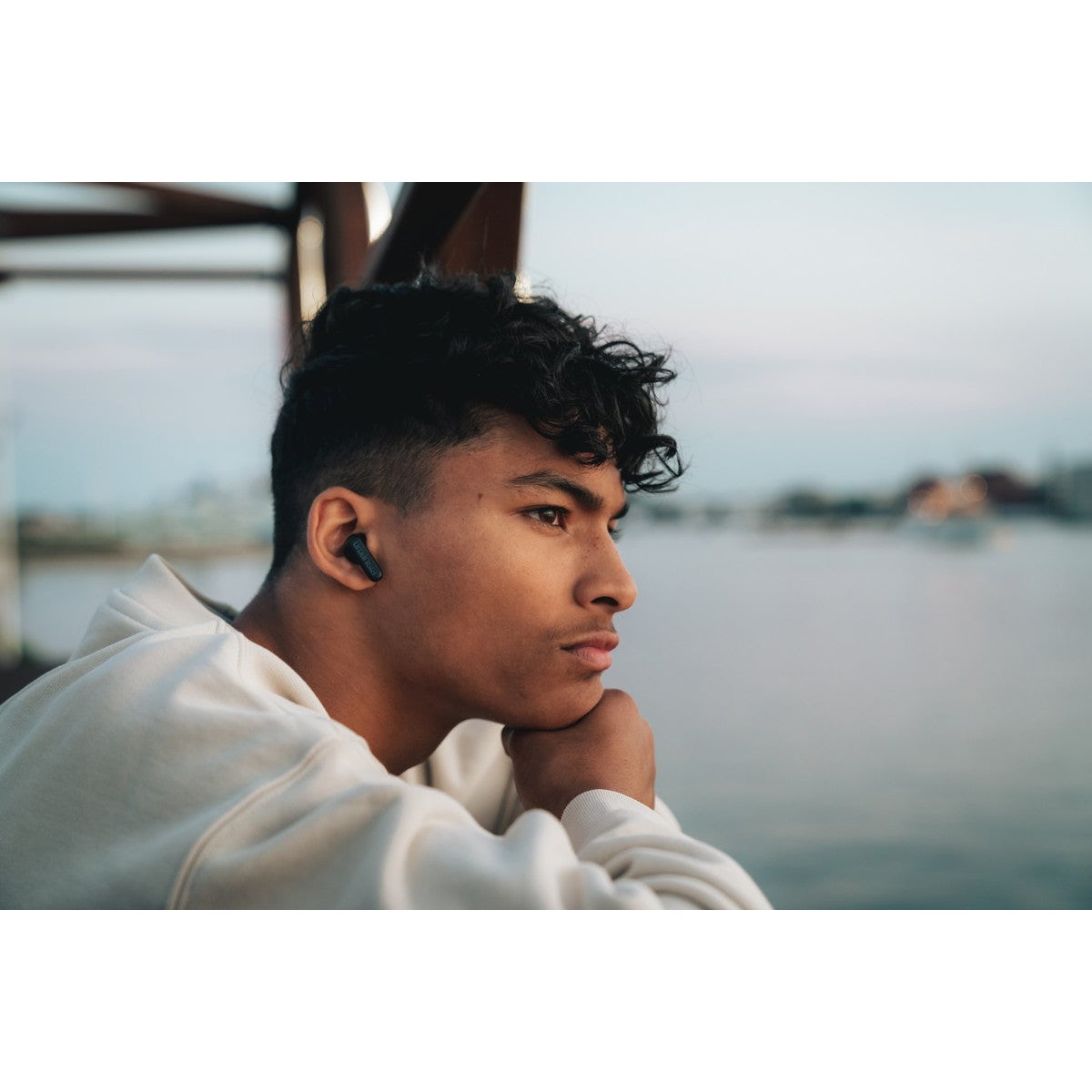 完全ワイヤレスイヤホン TWS インイヤー型 最大約32時間再生 ミッドナイトブラック Black urbanista[アーバニスタ] COPENHAGEN[コペンハーゲン] ブラック 1036602