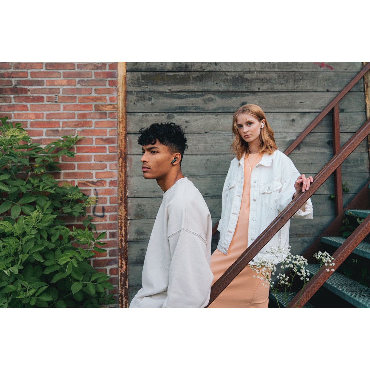 完全ワイヤレスイヤホン TWS インイヤー型 最大約32時間再生 ミッドナイトブラック Black urbanista[アーバニスタ] COPENHAGEN[コペンハーゲン] ブラック 1036602