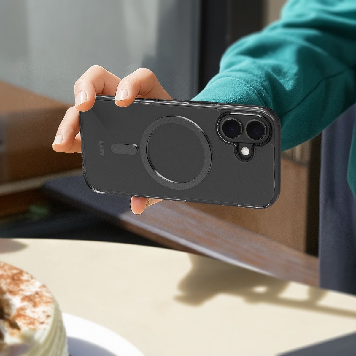 iPhone 17 スマホケース スマホカバー MagSafe対応 Clear Black(クリアブラック) LAUT[ラウト] CRYSTAL FLURO[クリスタル フルオ] ブラック L_IP25A_CF_BK