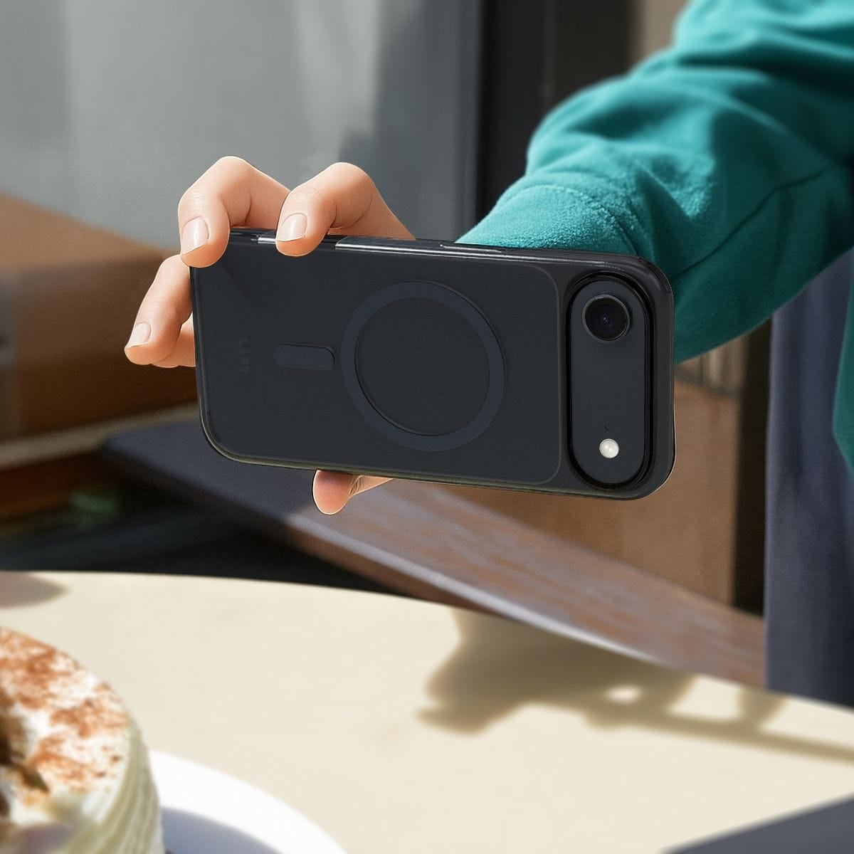 iPhone Air スマホケース スマホカバー MagSafe対応 Clear Black(クリアブラック) LAUT[ラウト] CRYSTAL FLURO[クリスタル フルオ] ブラック L_IP25C_CF_BK