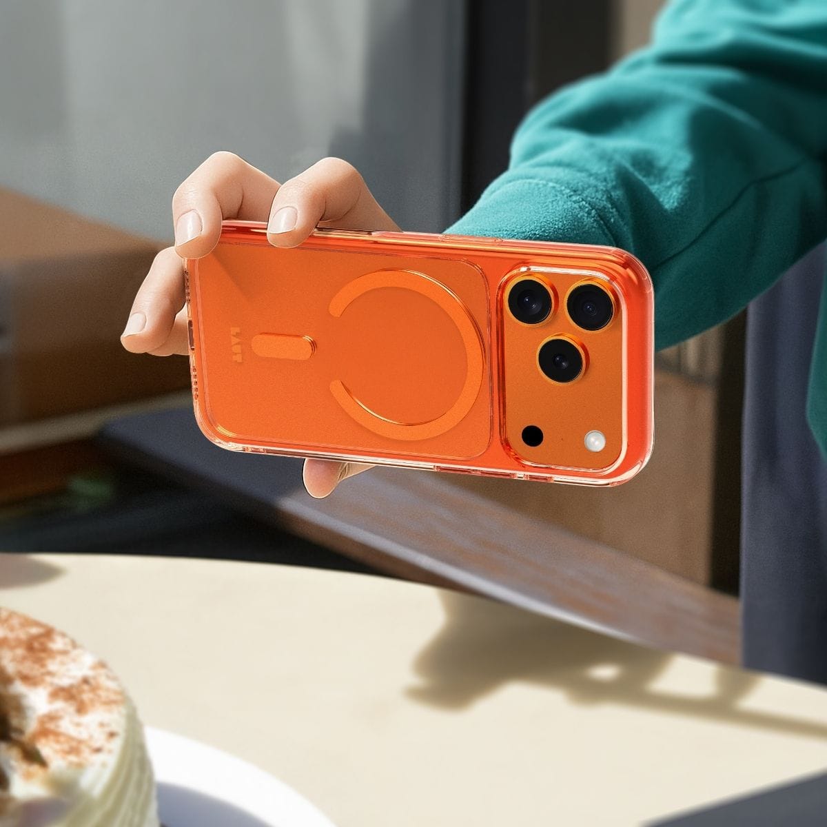 iPhone 17 Pro Max スマホケース スマホカバー MagSafe対応 Clear Bronze(クリアブロンズ) LAUT[ラウト] CRYSTAL FLURO[クリスタル フルオ] ブラウン L_IP25D_CF_BR