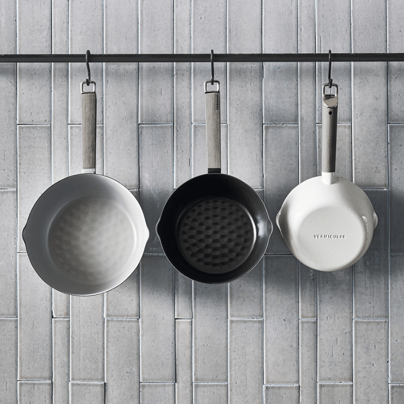 Vermicular バーミキュラ ユキヒラ 18cm シーソルトホワイト YH18-WH ◆送料無料◆ シーソルトホワイト 18cm