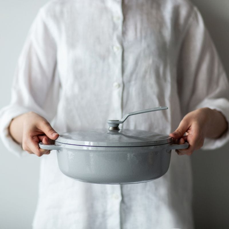 Vermicular バーミキュラ オーブンポット2 22cm 浅型 セルフスタンディングリッド オイスターグレー OP2S22S-GY ◆送料無料◆ オイスターグレー