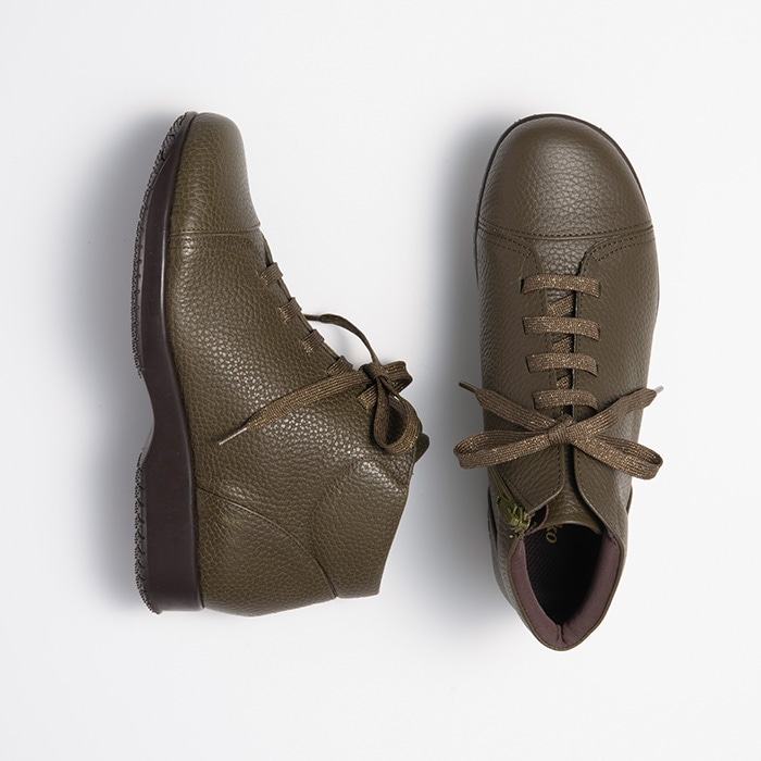 [ミスキョウコ]ハイカットレザースニーカー 4E 102930 カーキ 22.5cm