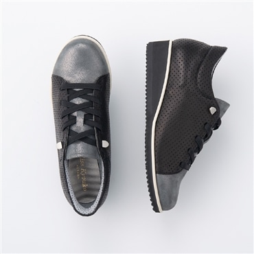 [ミスキョウコ]軽量パンチングスニーカ－ 4E 104103 ブラック 22.0cm