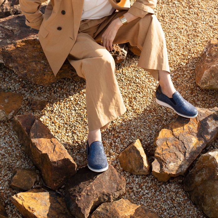 [Miss Kyouko]水面のきらめきメッシュスリッポン 4E 104239 ネイビー 22.0cm