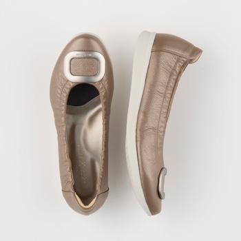 [ミスキョウコ]バックルバレエシューズ 4E 107540 ブロンズ 22.0cm