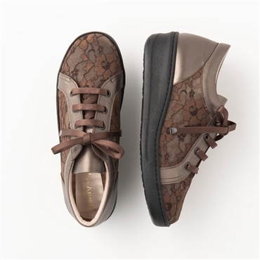 [ミスキョウコ]フラワーレースオパンケスニーカー 4E 109010 ブロンズ 22.0cm