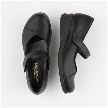 [ミスキョウコ]Vカットストラップパンプス 4E 109374 ブラック 22.0cm