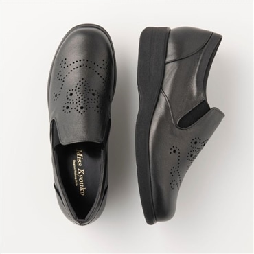 [ミスキョウコ]メダリオンスリッポン 4E 109375 ブラック 22.0cm