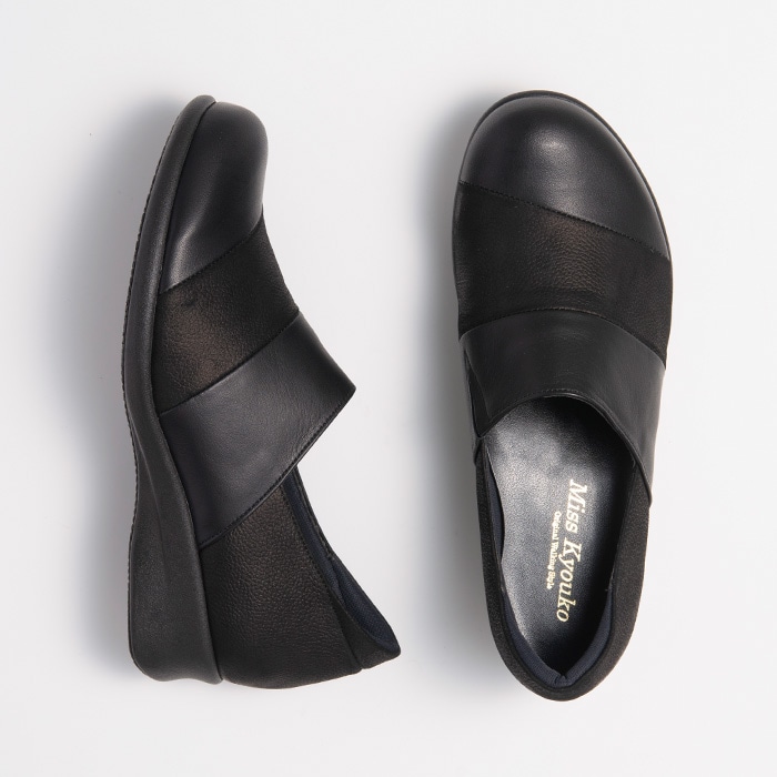 [ミスキョウコ]軽量切り替えスリッポンシューズ 4E 19353E ブラック 23.5cm