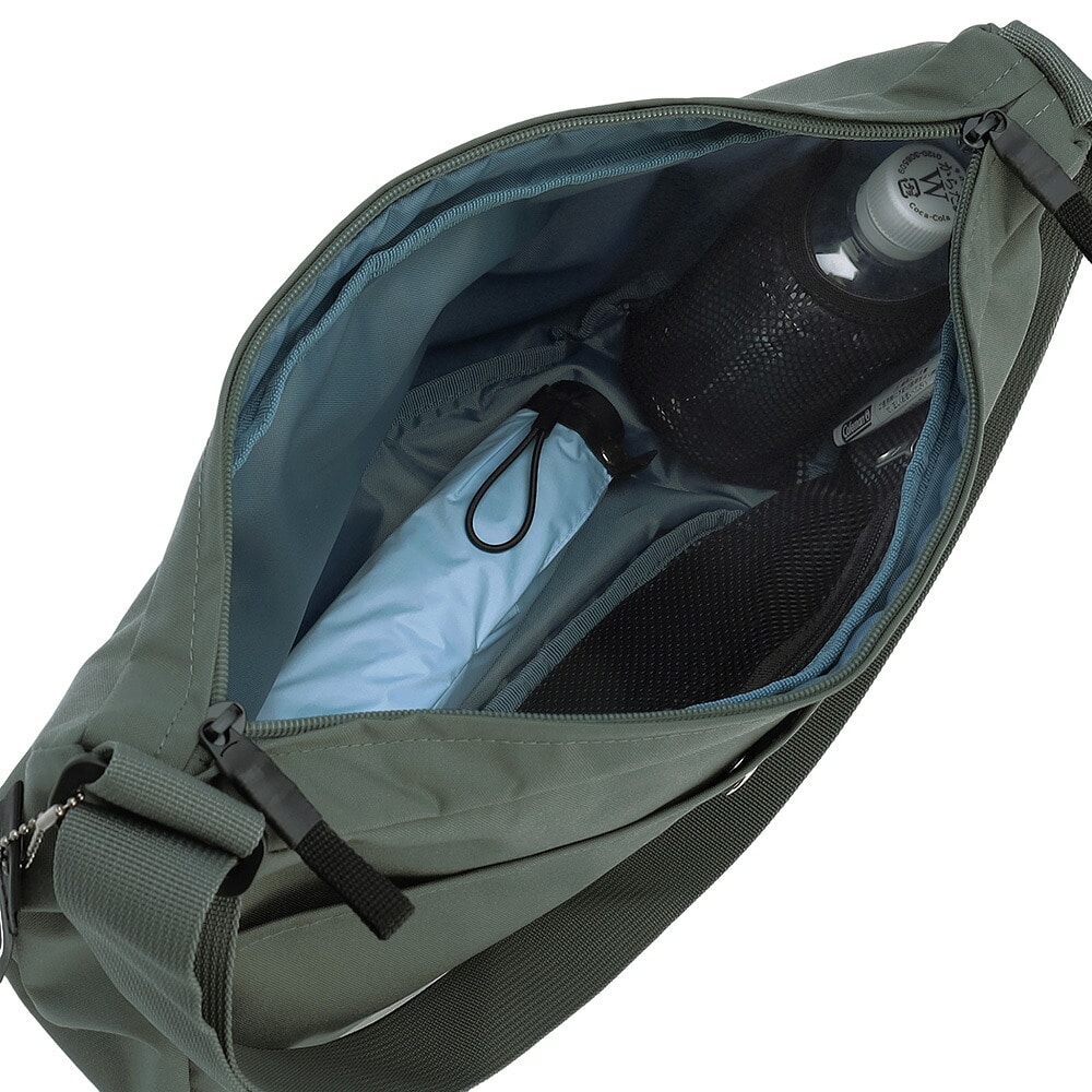 コールマン ショルダーバッグ 斜め掛け 10L B5 サブバッグ Coleman ユニウォーカーバナナショルダー メンズ レディース キッズ 送料無料 誕生日プレゼント ギフト ラッピング無料 正規代理店 3.サファリ -2234478 3.サファリ