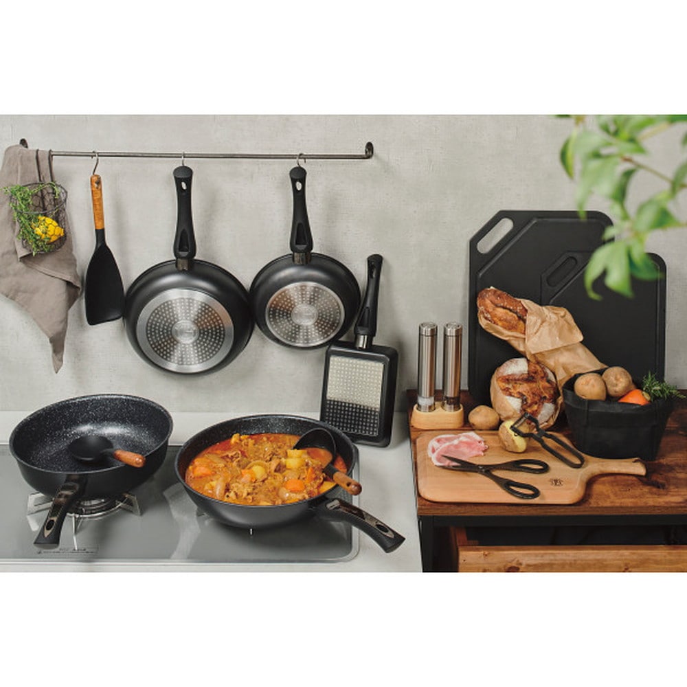 ケヴンハウン ジェットブラック フライパン(26cm) メーカー直送 ▼返品・キャンセル不可【他商品との同時購入不可】