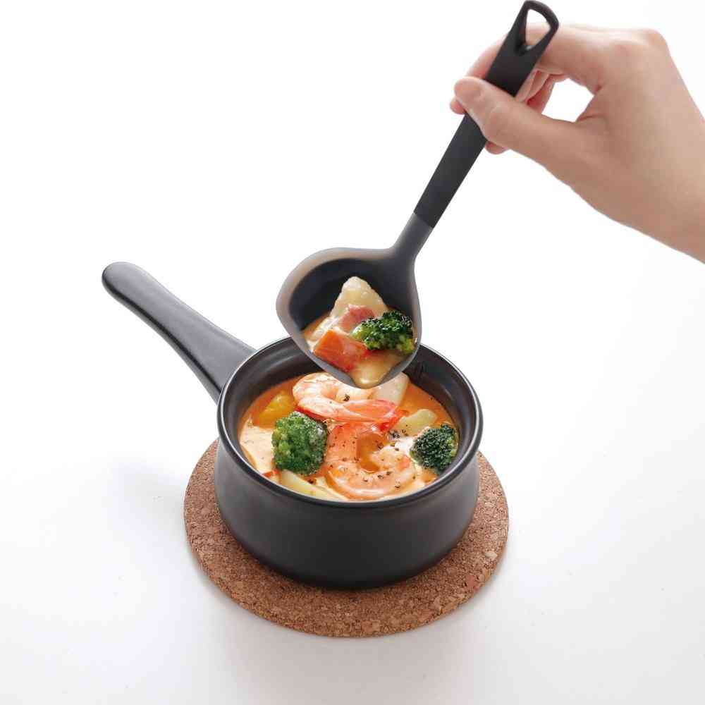 マーナ トライアングリップ シリコーンお玉S K778BK ブラック