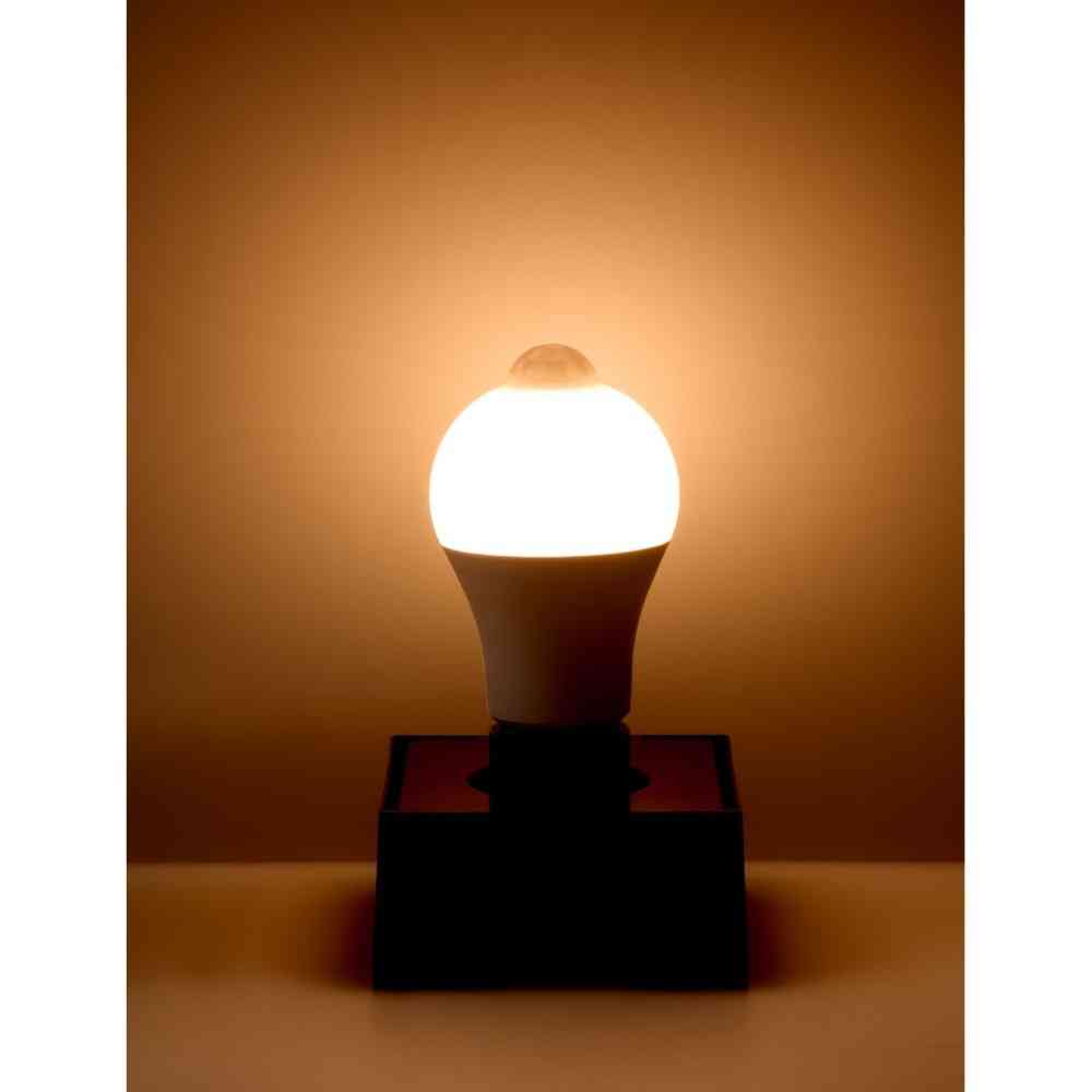 朝日電器 エルパ ELPA 人感センサー付LED電球 40W 電球色相当 LDA5L-G-G5108PIR