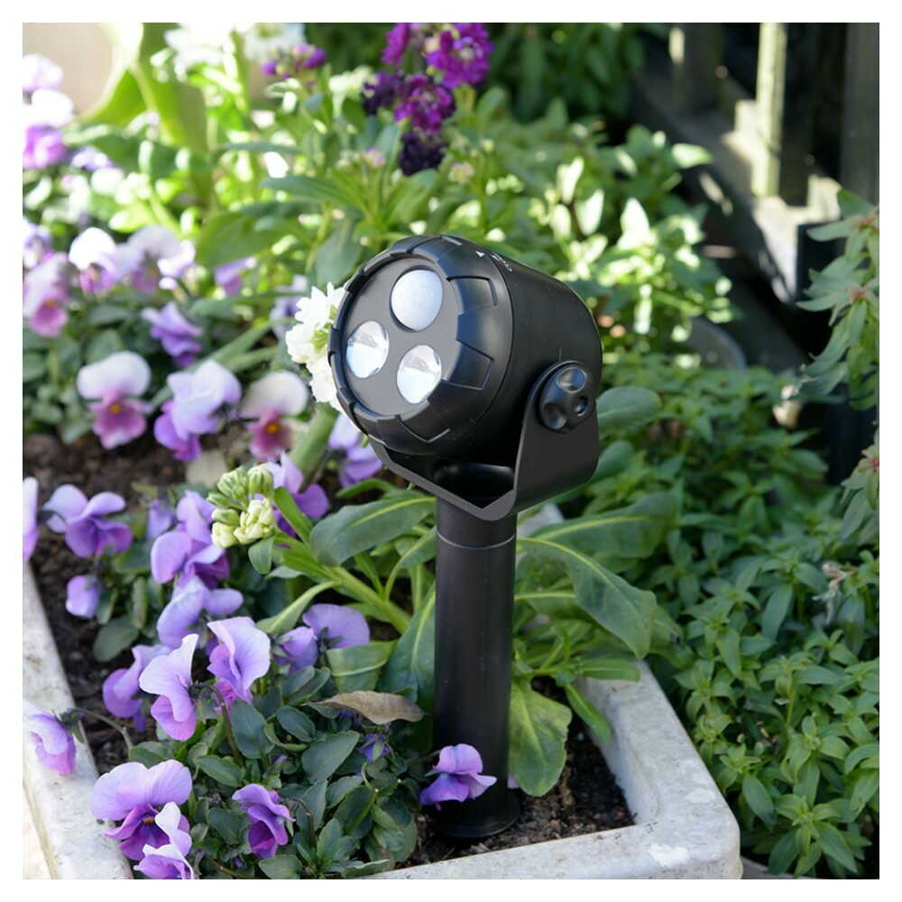 オーム電機 LED 土にさして使うセンサーライト 電池式 昼白色 ブラック