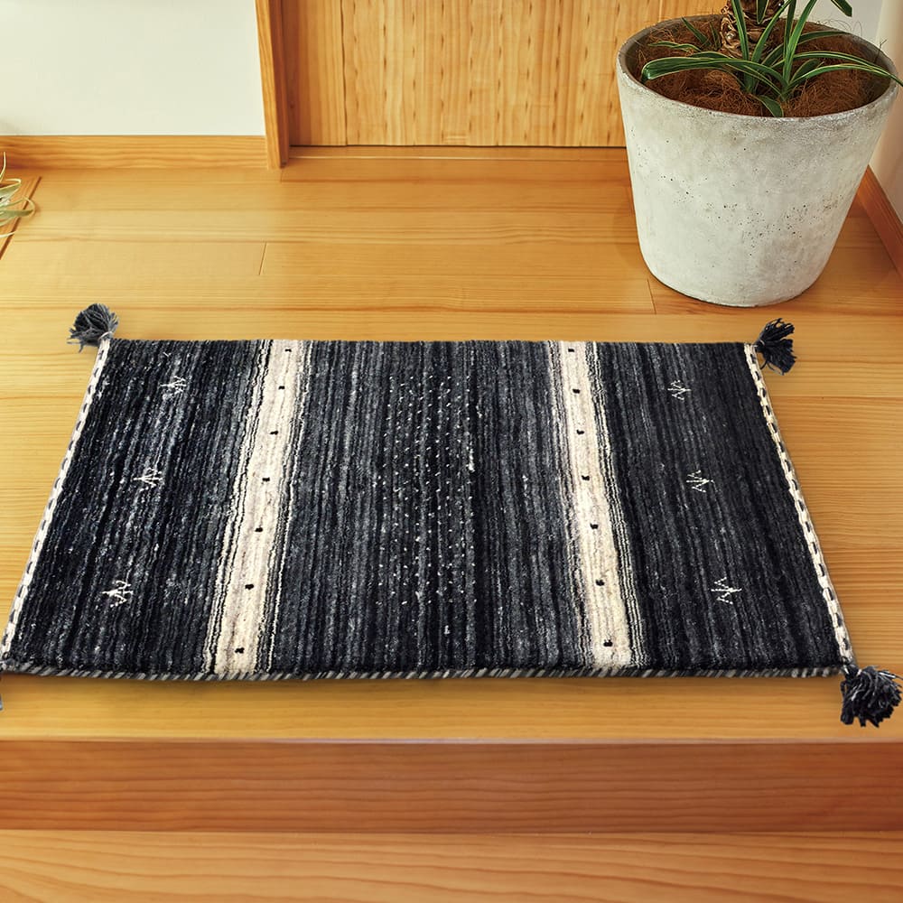 ギャッベマット LORRI BUFF 無染色 BK 45×75cm メーカー直送 ▼返品・キャンセル不可【他商品との同時購入不可