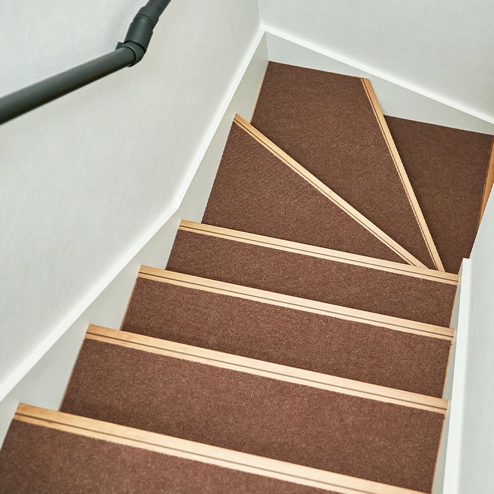 階段マット 踊り場付き 17枚入り ピタロ ブラウン メーカー直送 ▼返品・キャンセル不可【他商品との同時購入不可】