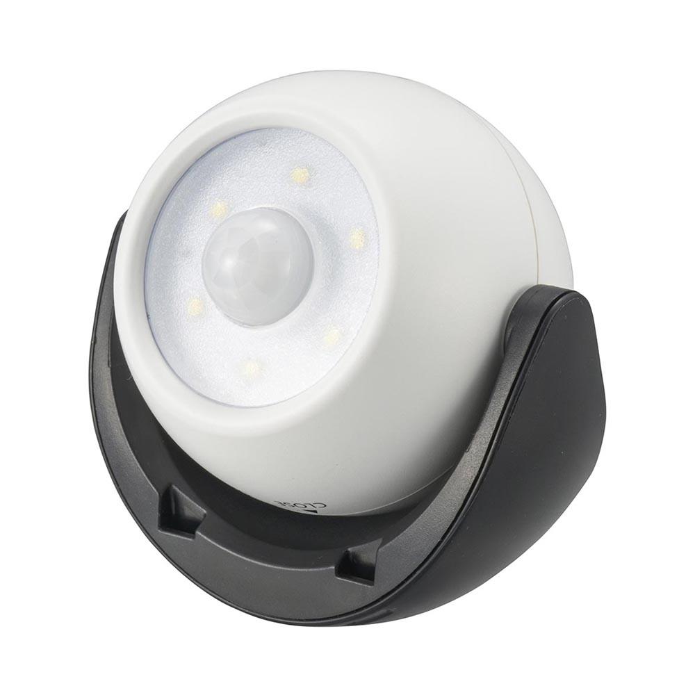 オーム電機 LEDセンサーライト 乾電池式 100lm ホワイト