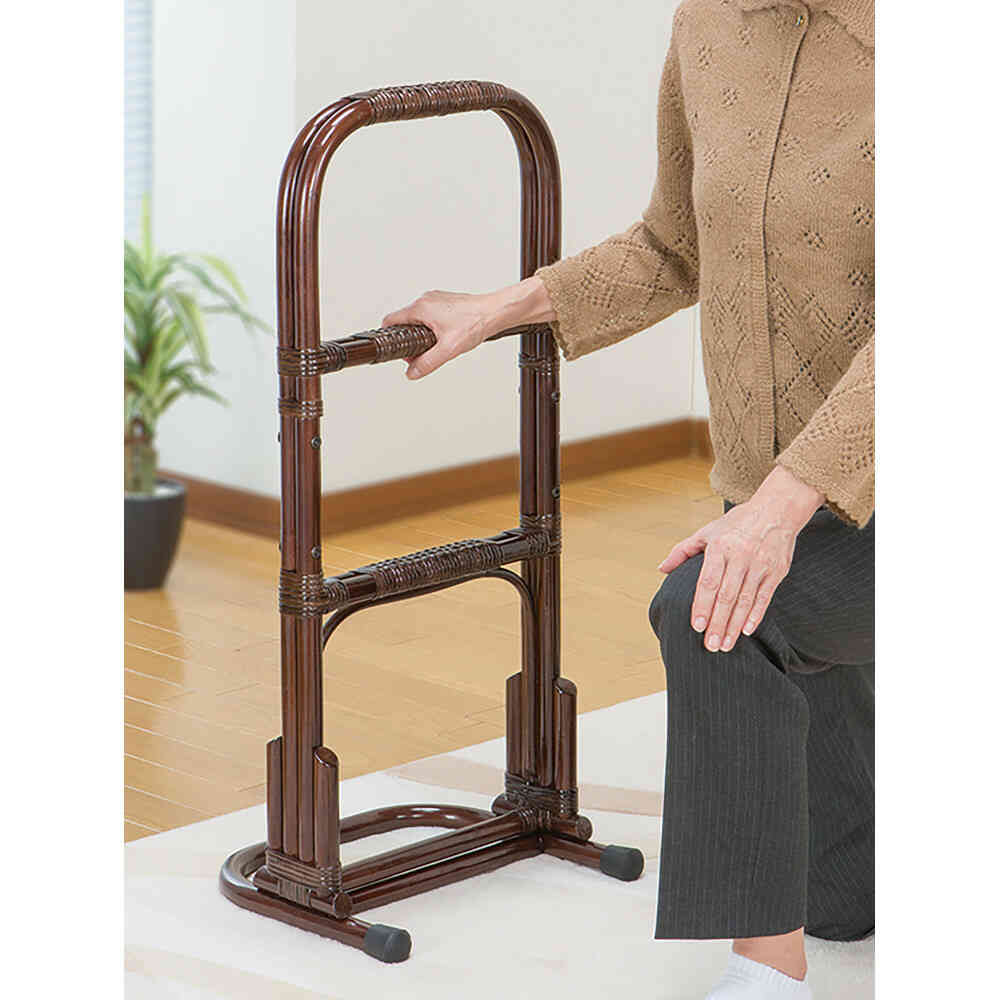 NEW天然籐らくらく立ち上がり手すり[0379820] メーカー直送▼返品・キャンセル不可[他商品との同時購入不可]