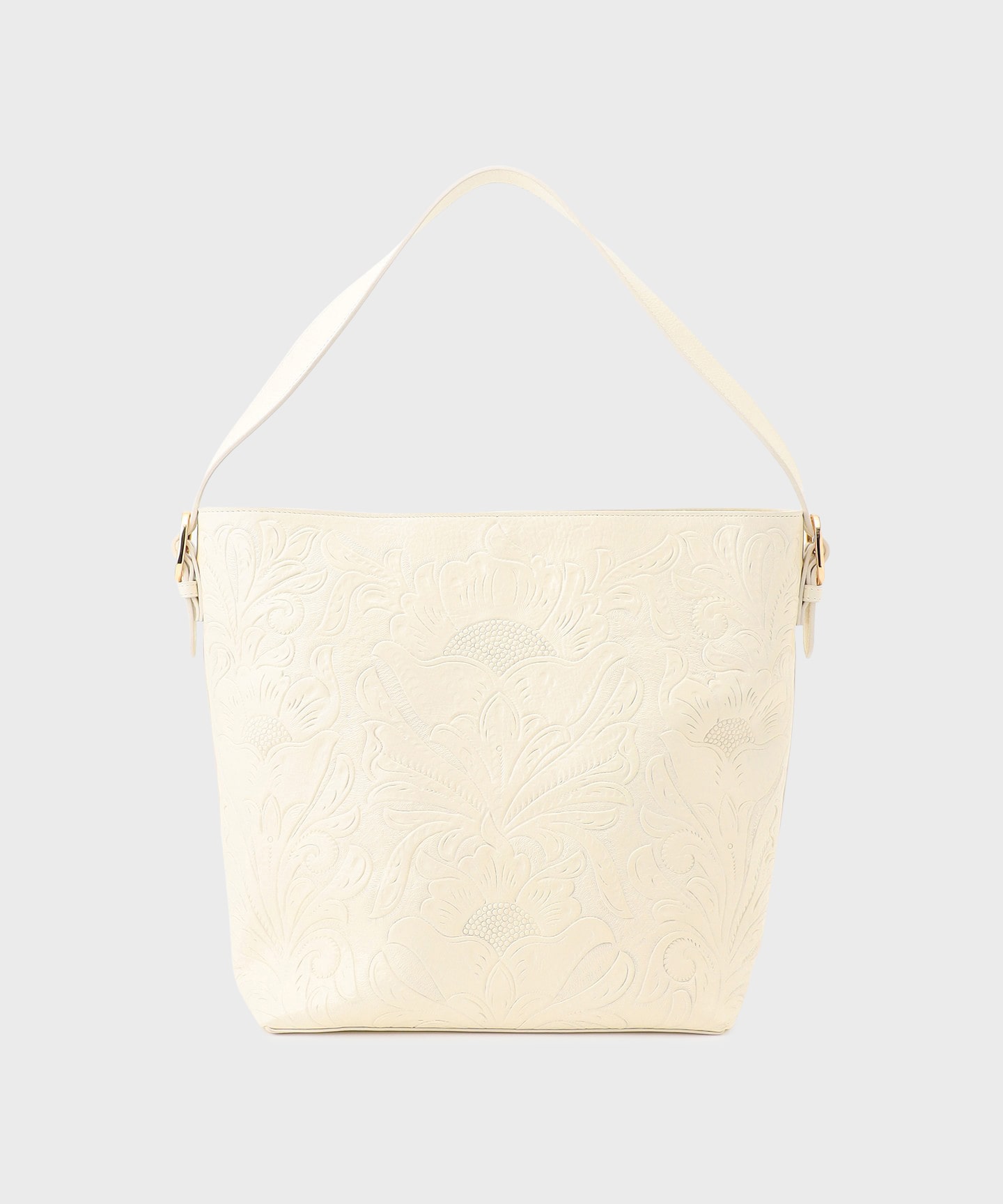 エクリュ （52）