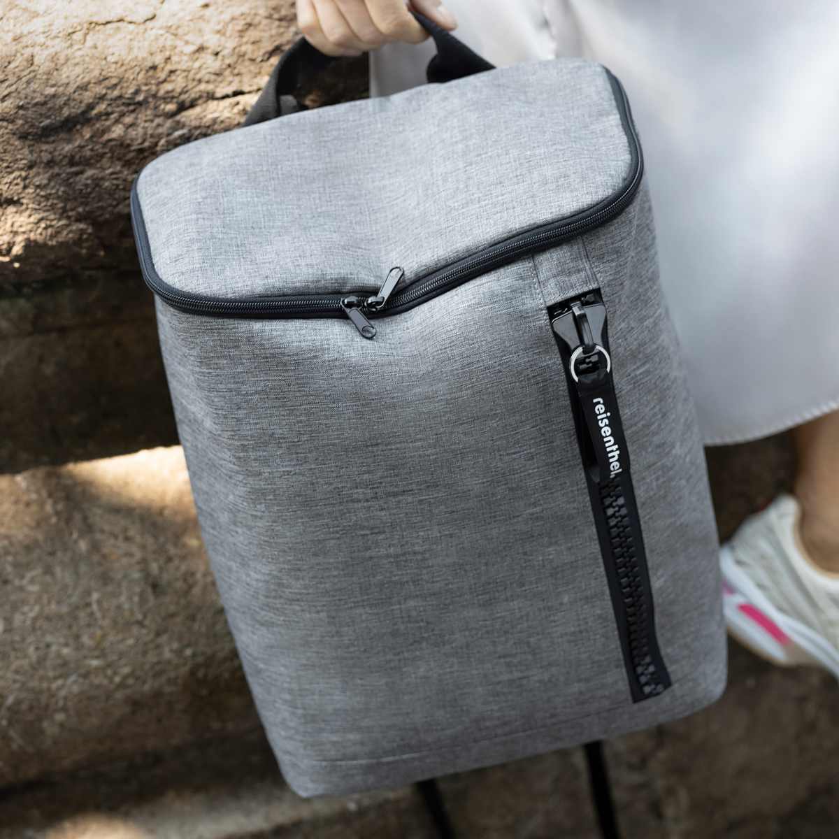 【アウトレット】リュック ライゼンタール OVERNIGHTER BACKPACK M ( reisenthel リュックサック ボックス型 バックパック レディース ツイストシルバー タブレット PC 収納 おしゃれ ) SILVER