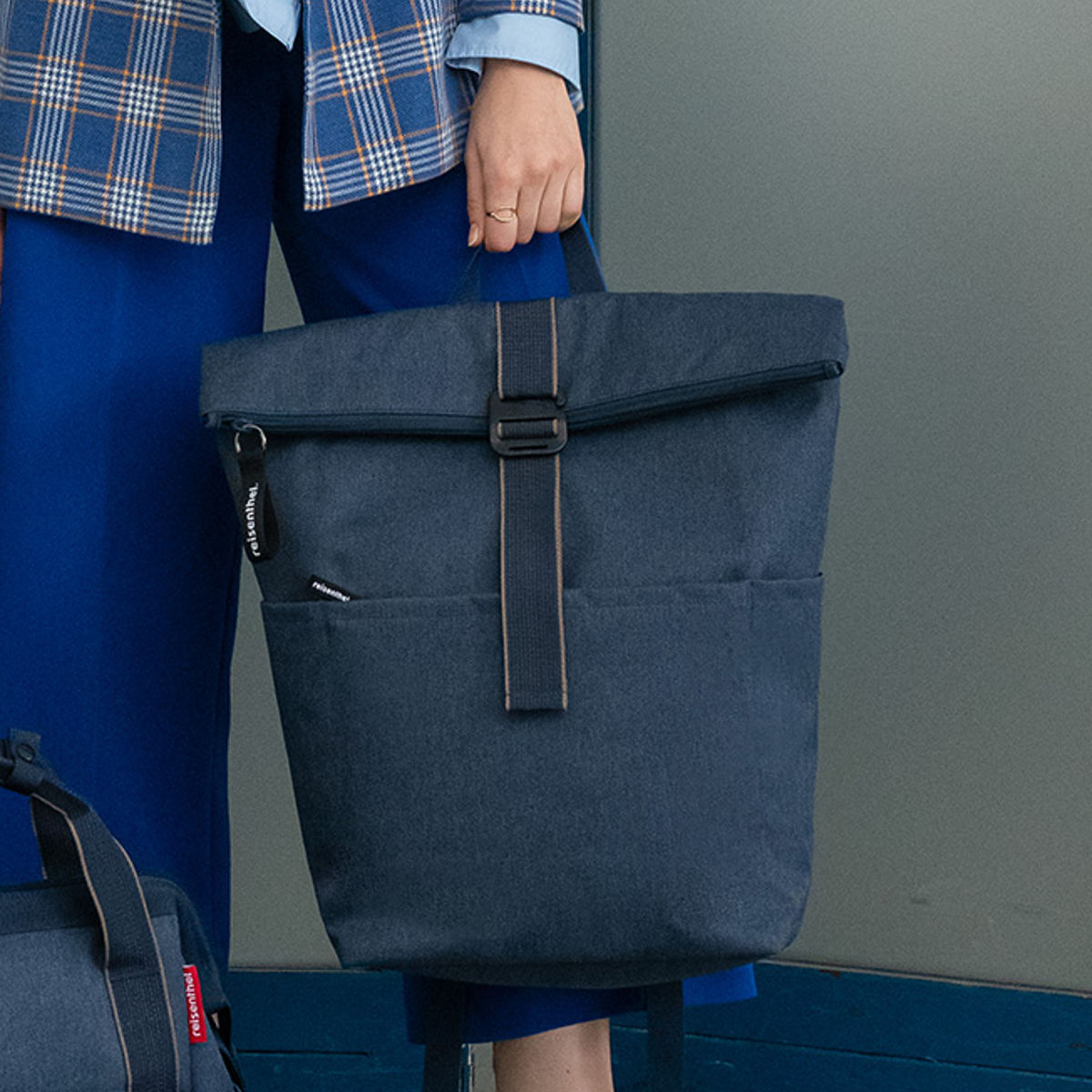 【アウトレット】 リュック reisenthel ライゼンタール ROLLTOP BACKPACK ( ロールトップ バックパック リュックサック レディース メンズ バッグ 大容量 通勤 通学 大人 ノートパソコン タブレット PC 収納 おしゃれ ) 【HERRINGBONEDARKBLUE】 HERRINGBONEDARKBLUE