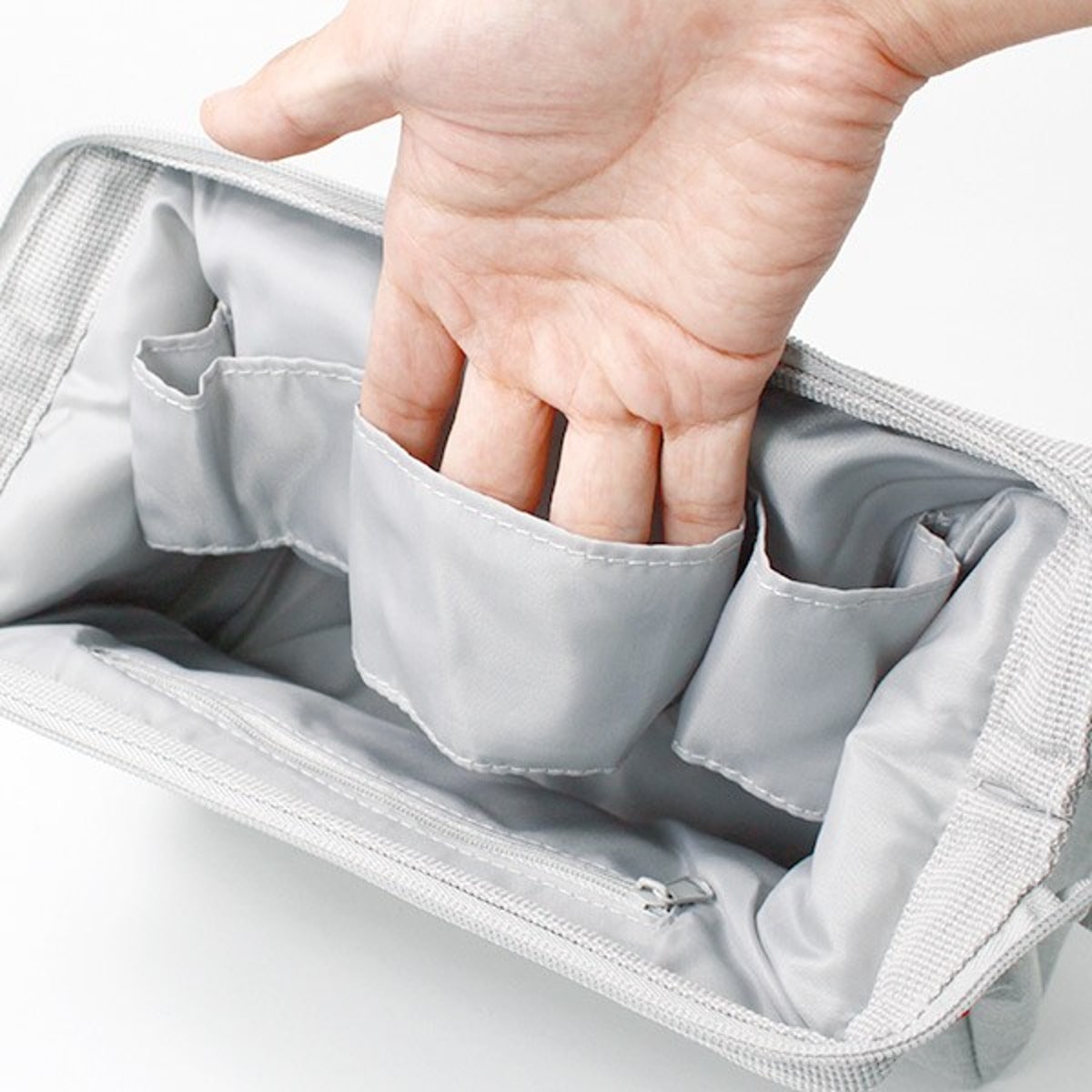 【アウトレット】ポーチ 旅行用 大容量 reisenthel TRAVELCOSMETIC TWIST ( ライゼンタール メイクポーチ コスメポーチ トラベルポーチ 持ち運び 収納 仕切り 持ち手付き メイク道具 洗面道具 バッグインバッグ おしゃれ 自立 ) 【LEOMACCHIATO】 LEOMACCHIATO