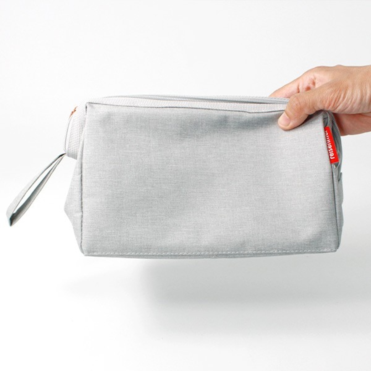 【アウトレット】ポーチ 旅行用 大容量 reisenthel TRAVELCOSMETIC TWIST ( ライゼンタール メイクポーチ コスメポーチ トラベルポーチ 持ち運び 収納 仕切り 持ち手付き メイク道具 洗面道具 バッグインバッグ おしゃれ 自立 ) 【LEOMACCHIATO】 LEOMACCHIATO