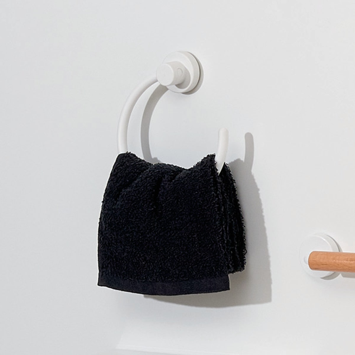 タオルハンガー マグネット マグオン （ キッチン収納 タオルリング タオルホルダー タオル掛け 磁石 Mag-On like-it タオル 布巾 ふきん 掛け 収納フック 壁掛け 冷蔵庫 横 サイド キッチン 壁面収納 ライクイット ）