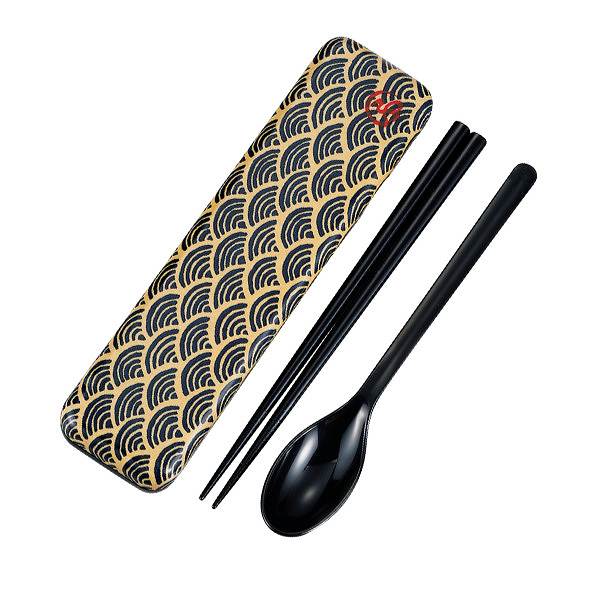 コンビセット 18cm 箸 スプーン 布貼 和布 （ お箸 箸箱 18センチ カトラリー セット 和柄 大人 携帯用 持ち運び お弁当用 給食 お弁当 弁当 和風 日本製 ）【 青海波 】