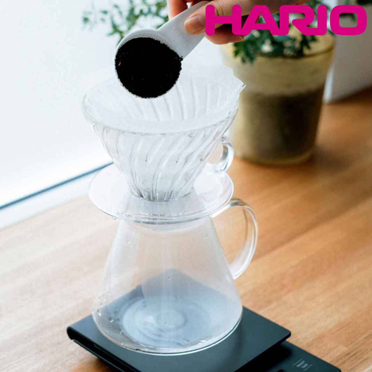 ハリオ ドリッパー コーヒーサーバー セット V60 1～4杯用 Glass Brewing Kit 耐熱ガラス （ HARIO 食洗機対応 電子レンジ対応 ガラスドリッパー サーバー コーヒー 珈琲 軽量スプーン付き フィルター付き 円すい型 おしゃれ ）
