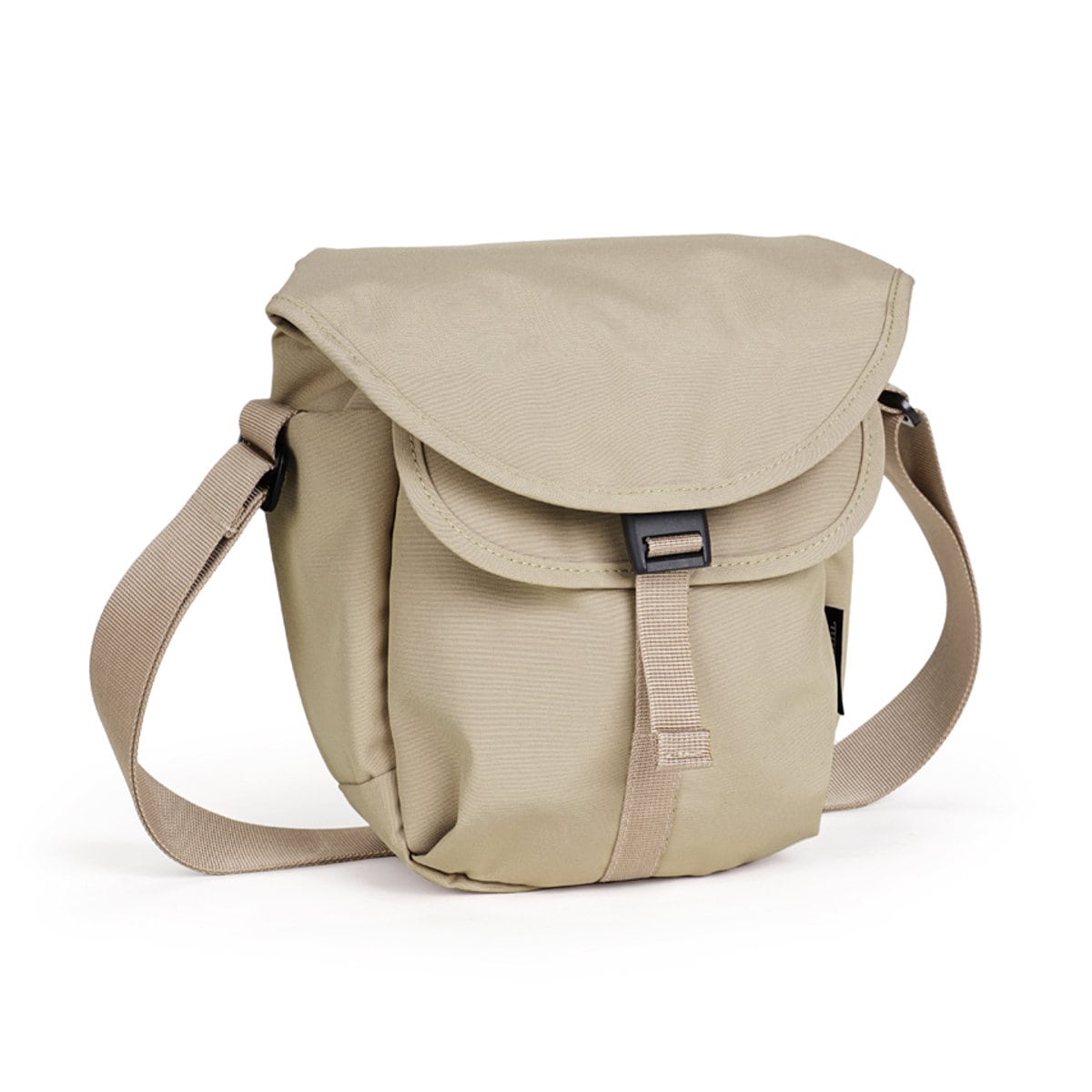 【人気色】 カメラバッグ hellolulu ビタ Vita 2L （ ハロルル ショルダー デジカメ カメラケース ショルダーバッグ 軽い 撥水加工 はっ水 バックル開閉式 カメラ レンズ 仕切り付き ポケット付き カメラ小物 アクセサリー類 ） 【FogKhaki】