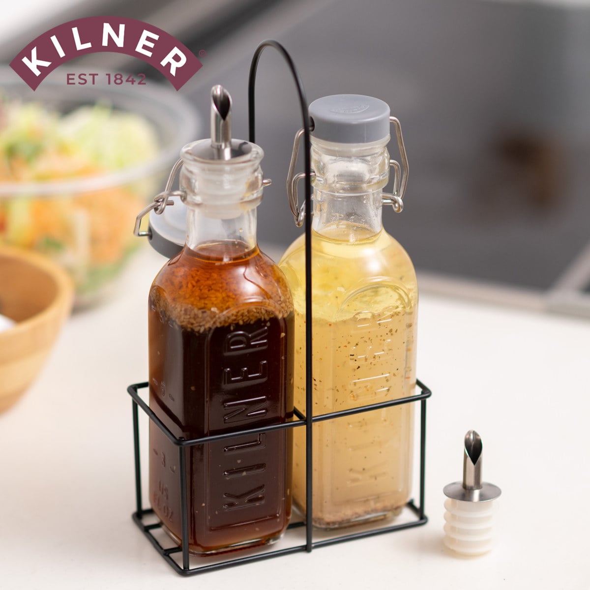 調味料入れ KILNER 300ml 2本セット Oil Bottles ＆ Metal Rack （ キルナー 調味料ボトル オイルボトル ビネガーボトル ヴィネガーボトル ガラスボトル 台付き 食洗機対応 液だれしにくい おしゃれ ）