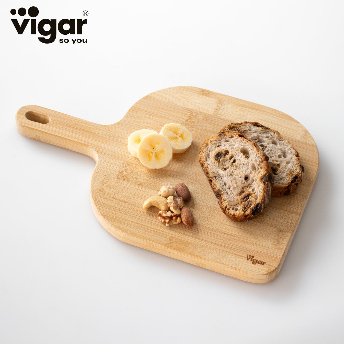 まな板 Vigar ベコ サービングボード ミディアム （ ヴィガール まないた バンブー 俎板 竹製 カッティングボード 正方形 プレート ボード トレー 皿 抗菌 防臭 竹 衛生的 取っ手付き おしゃれ ）