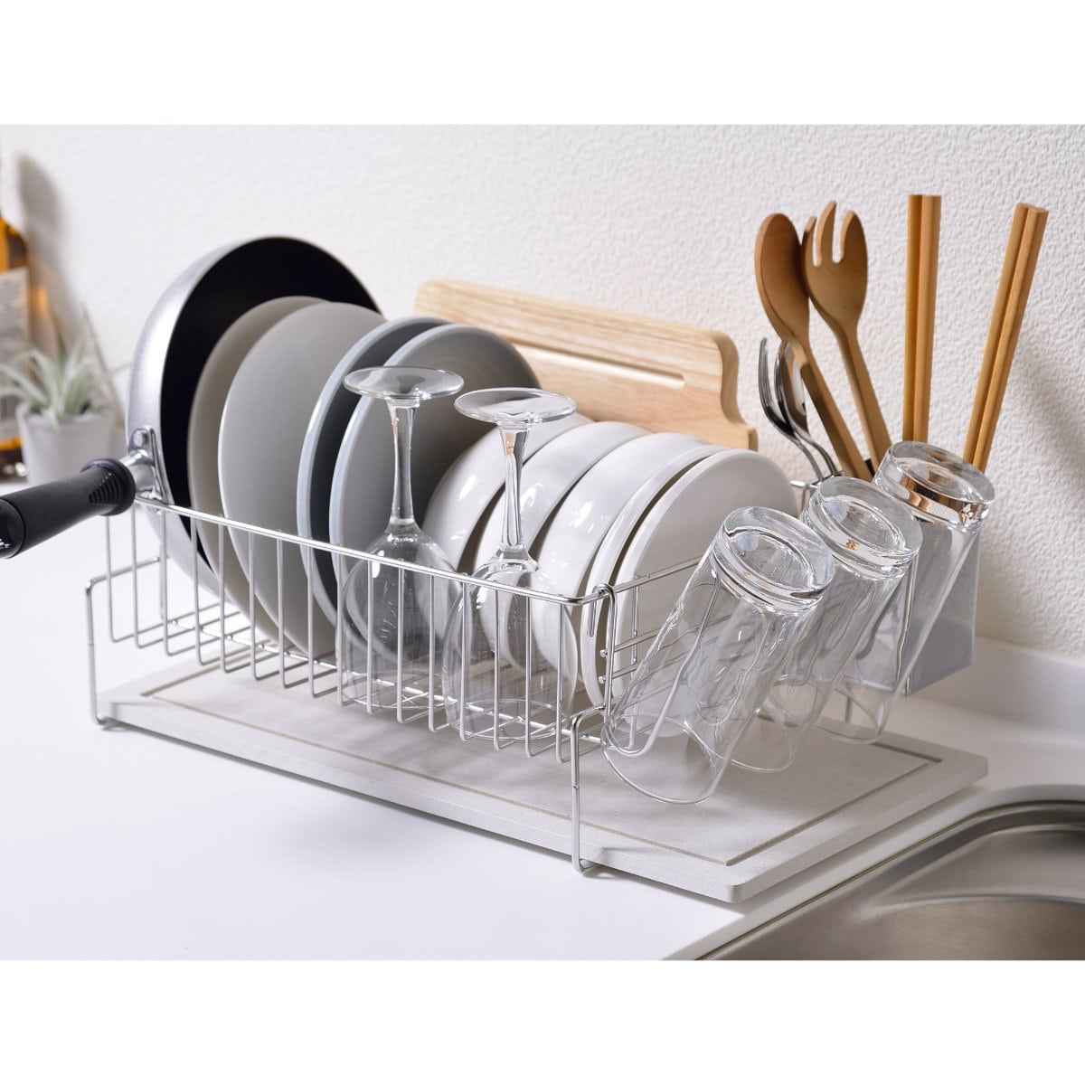 ビーワーススタイル KAWAKI 置きタイプ ( 水切りラック シンク上 ステンレス 珪藻土 日本製 水切りカゴ 水切りかご 水切りバスケット 大容量 珪藻土トレイ 珪藻土トレー カトラリーポケット付き )