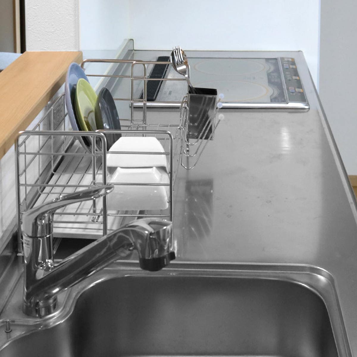 ビーワーススタイル 水切りラック KAWAKI スライドタイプ ( 珪藻土 ステンレス 日本製 カトラリーポケット付き グラスホルダー付き 水切りかご 水切りカゴ 水切りバスケット 大容量 珪藻土トレー )