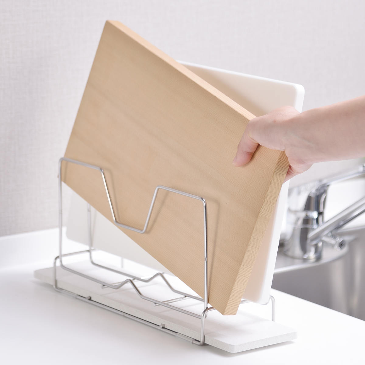 ビーワーススタイル KAWAKI まな板スタンド ( 水切りラック シンク上 ステンレス 珪藻土 日本製 鍋蓋スタンド まな板立て まな板置き まな板用スタンド 鍋蓋立て まな板ホルダー まな板収納 珪藻土トレー )